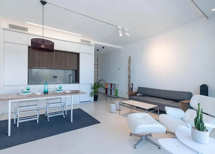 First Line - Puerto Banus *