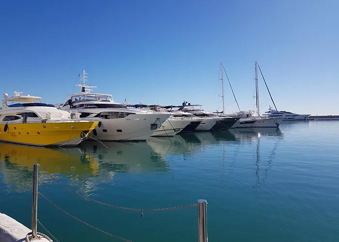 First Line - Puerto Banus Appartement